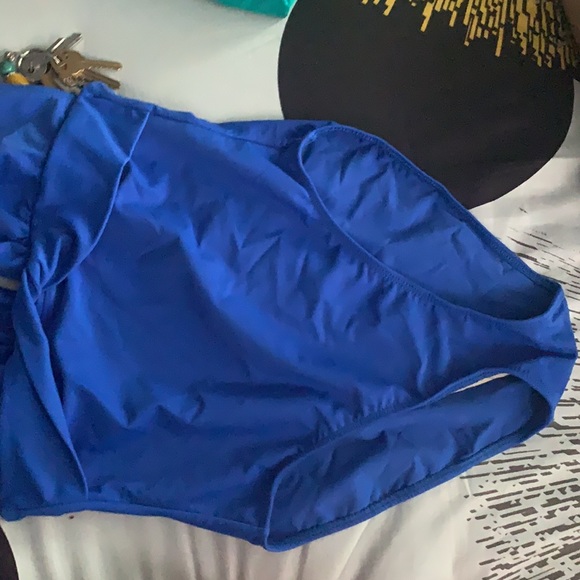 Swim suit - Picture 3 of 5